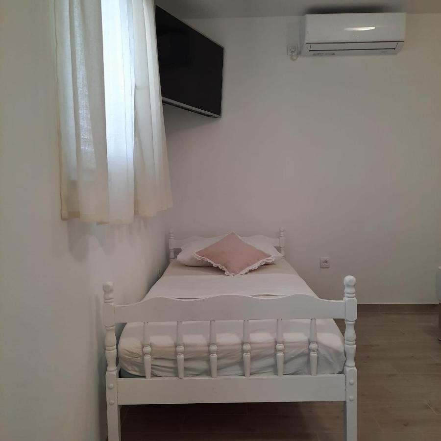 Studio Apartman Mare Trogir Eksteriør billede