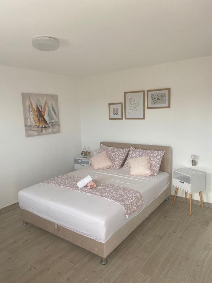Studio Apartman Mare Trogir Eksteriør billede