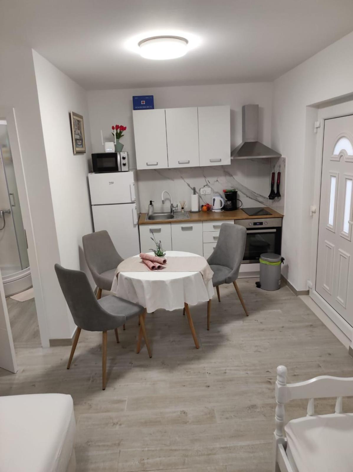 Studio Apartman Mare Trogir Eksteriør billede