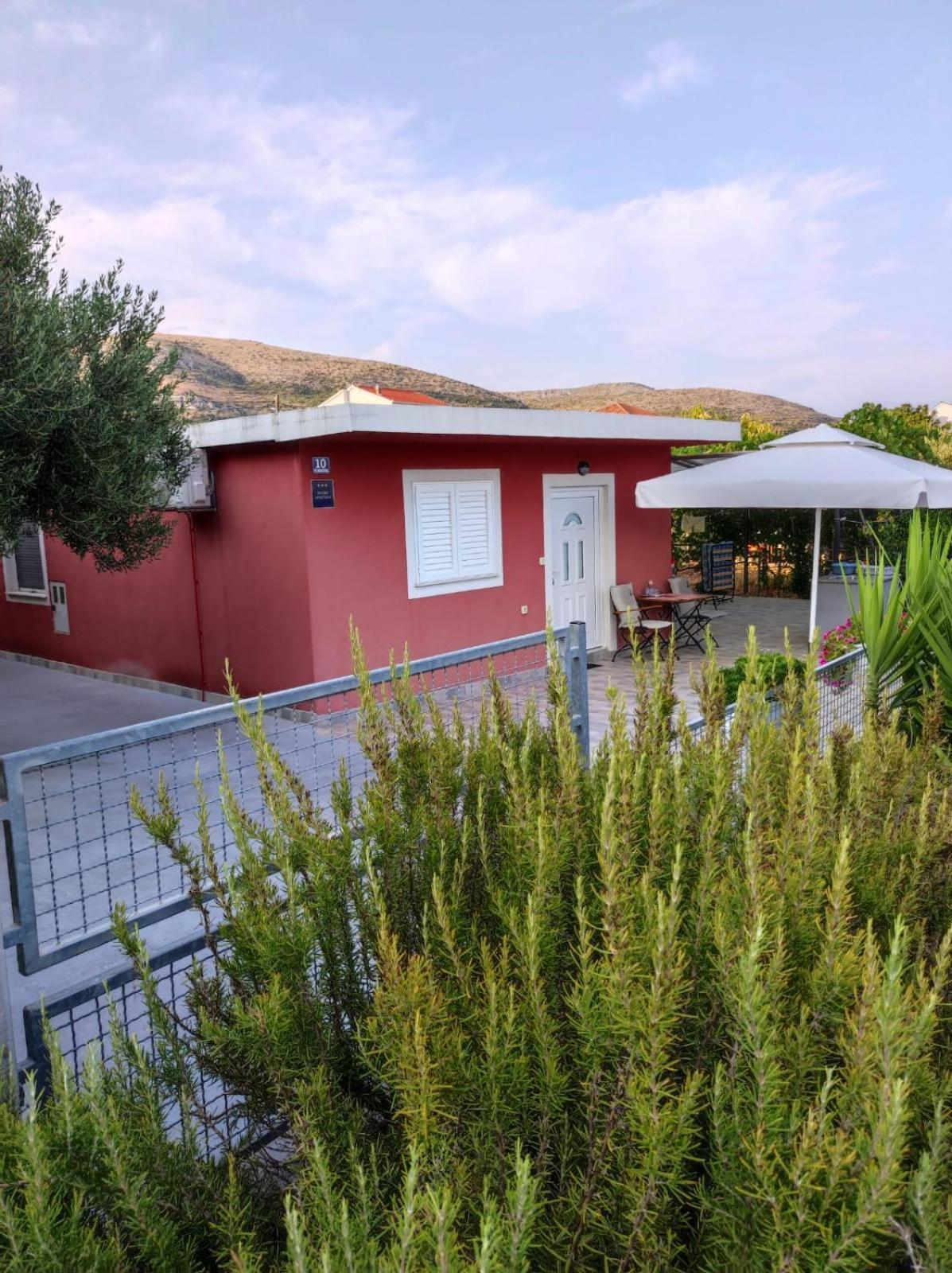 Studio Apartman Mare Trogir Eksteriør billede